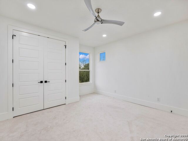 Listing photo id 35 for 846 Maximino Ridge