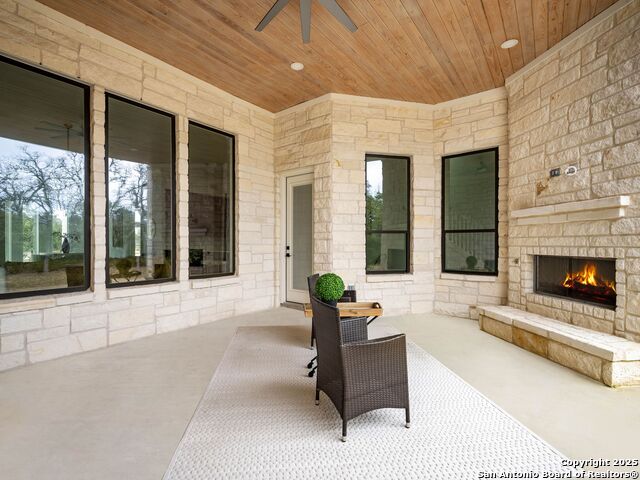 Listing photo id 38 for 846 Maximino Ridge