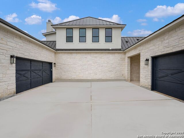 Listing photo id 44 for 846 Maximino Ridge