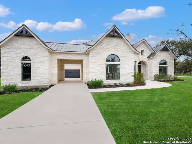 Listing photo id 45 for 846 Maximino Ridge