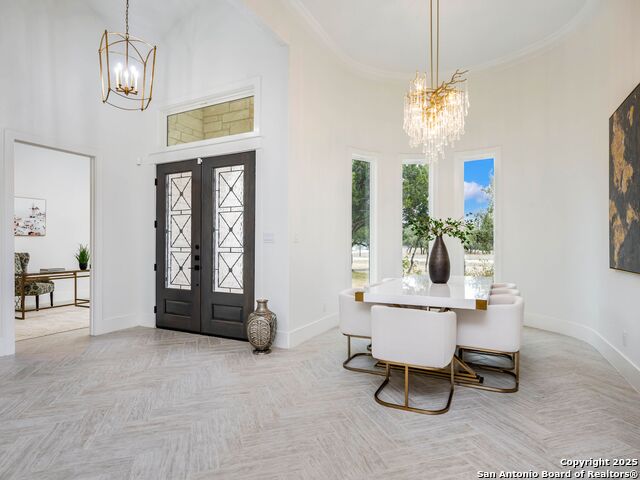 Listing photo id 5 for 846 Maximino Ridge
