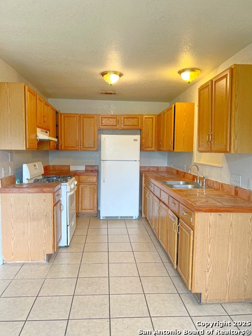 Image 7 of 15 For 2415 Wescott Ave