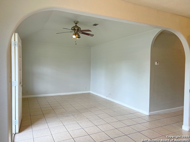 Image 8 of 15 For 2415 Wescott Ave