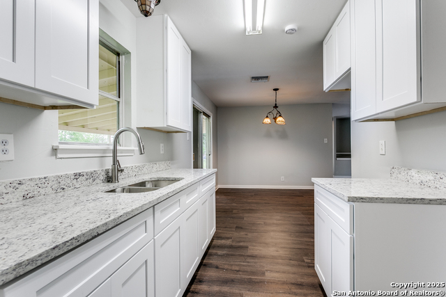 Image 11 of 25 For 209 Ivy Ln  