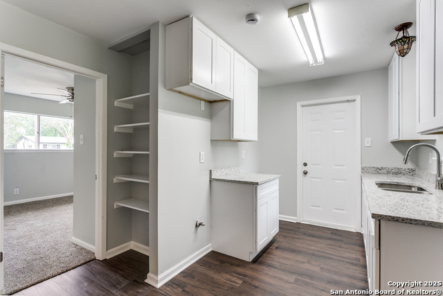 Image 12 of 25 For 209 Ivy Ln  