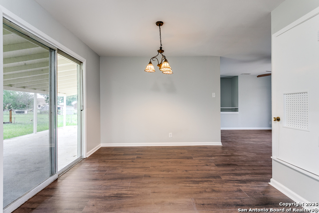 Image 14 of 25 For 209 Ivy Ln  