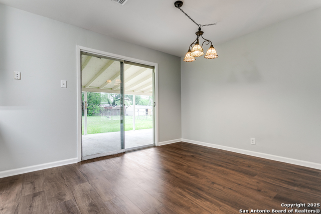 Image 15 of 25 For 209 Ivy Ln  