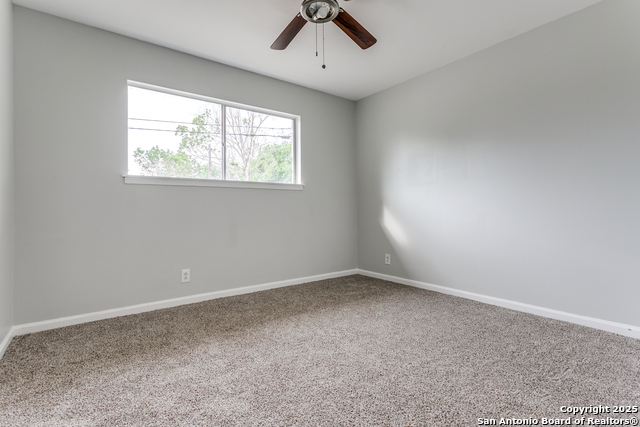 Image 16 of 25 For 209 Ivy Ln  