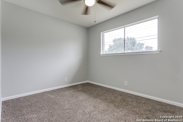 Image 20 of 25 For 209 Ivy Ln  