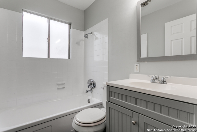 Image 22 of 25 For 209 Ivy Ln  