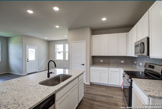 Image 10 of 31 For 6606 Lowrie Block