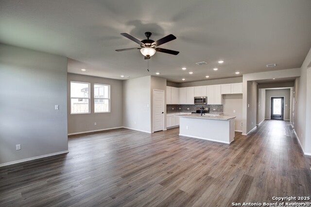 Image 12 of 31 For 6606 Lowrie Block