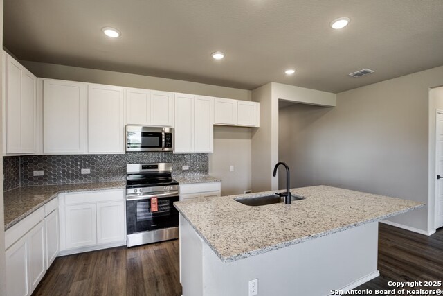 Image 9 of 31 For 6606 Lowrie Block