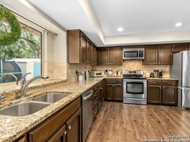 Listing photo id 9 for 8315 Timberwilde