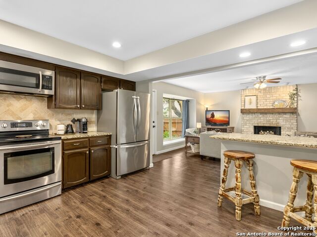 Listing photo id 10 for 8315 Timberwilde