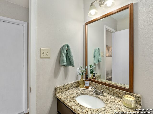 Listing photo id 12 for 8315 Timberwilde