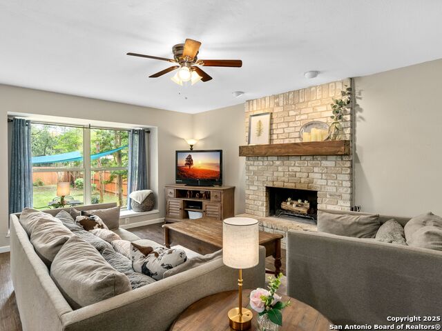 Listing photo id 3 for 8315 Timberwilde