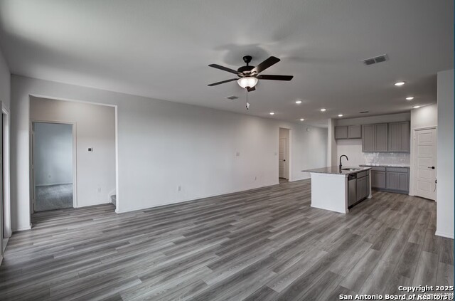 Image 15 of 36 For 6602 Lowrie Block