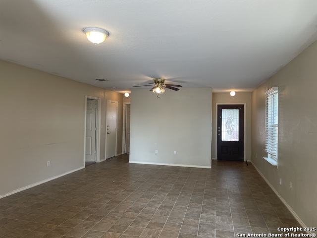 Listing photo id 3 for 9202 Mission Brk