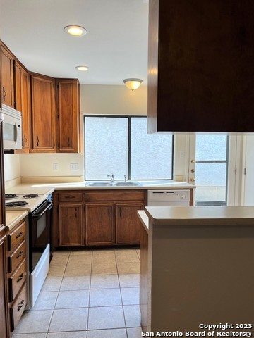 Image 5 of 13 For 3431 River North Dr