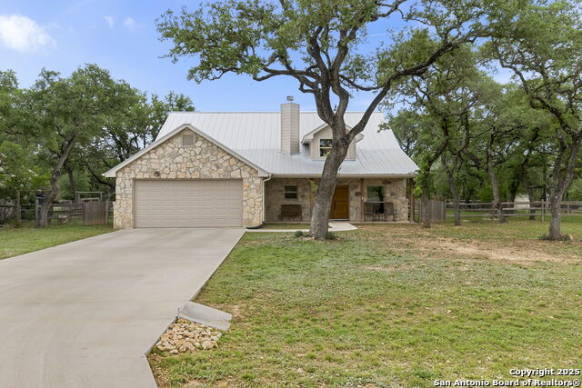 Details for 445 Settlers Ln, Bandera, TX 78003