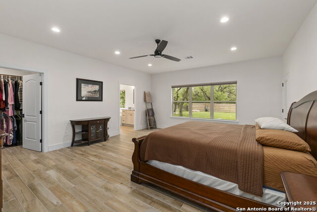 Image 16 of 33 For 445 Settlers Ln