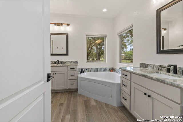 Image 18 of 33 For 445 Settlers Ln