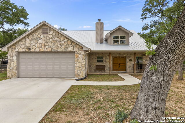 Image 3 of 33 For 445 Settlers Ln