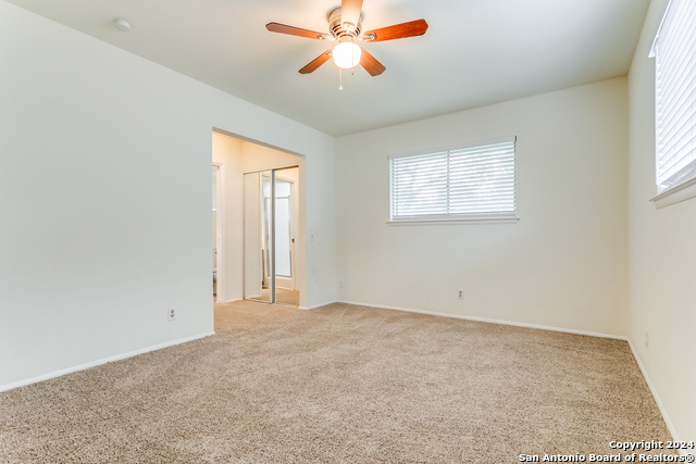 Listing photo id 17 for 7442 Castle Trail Dr