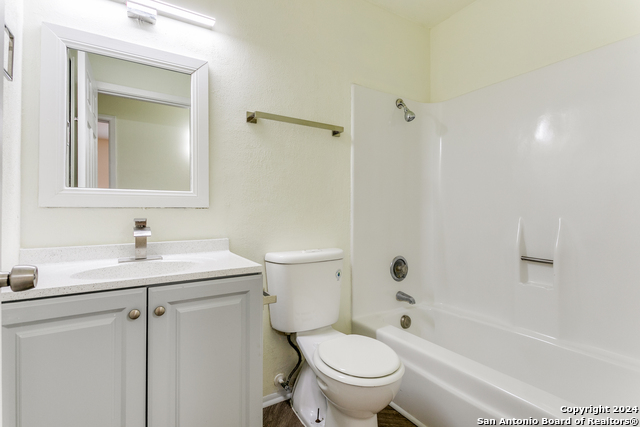 Listing photo id 20 for 7442 Castle Trail Dr
