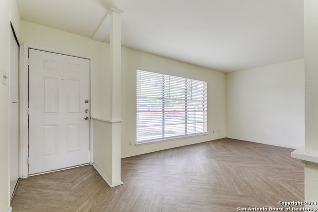 Listing photo id 1 for 7442 Castle Trail Dr