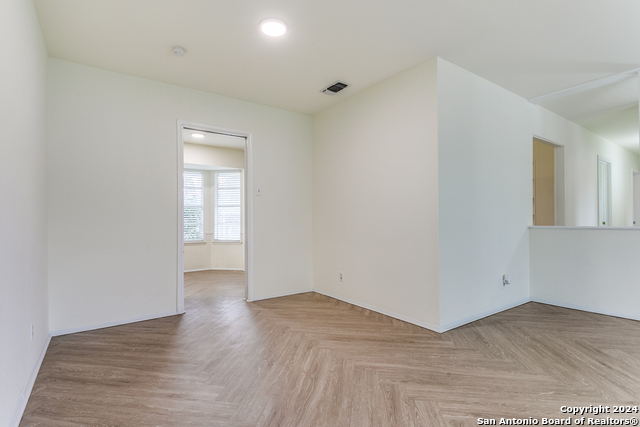 Listing photo id 5 for 7442 Castle Trail Dr
