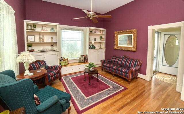 Listing photo id 9 for 1201 10th