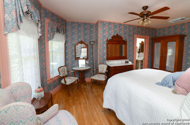 Listing photo id 19 for 1201 10th