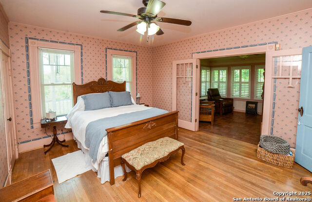 Listing photo id 23 for 1201 10th