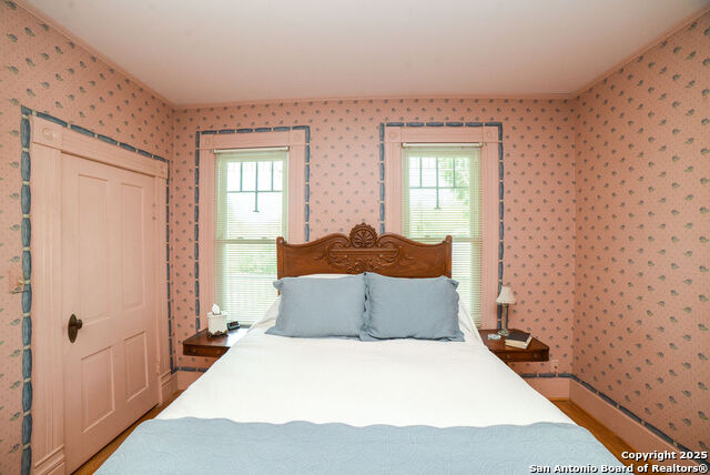 Listing photo id 24 for 1201 10th