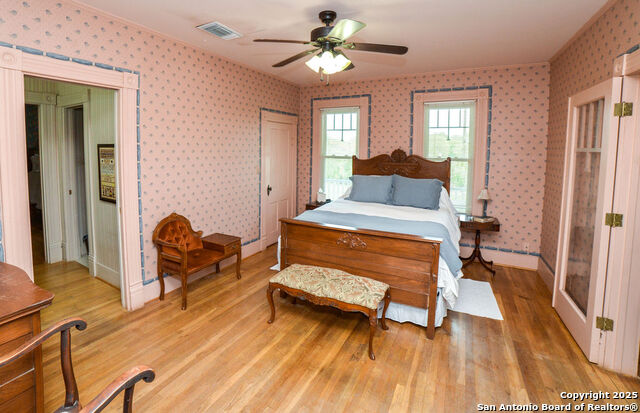 Listing photo id 26 for 1201 10th