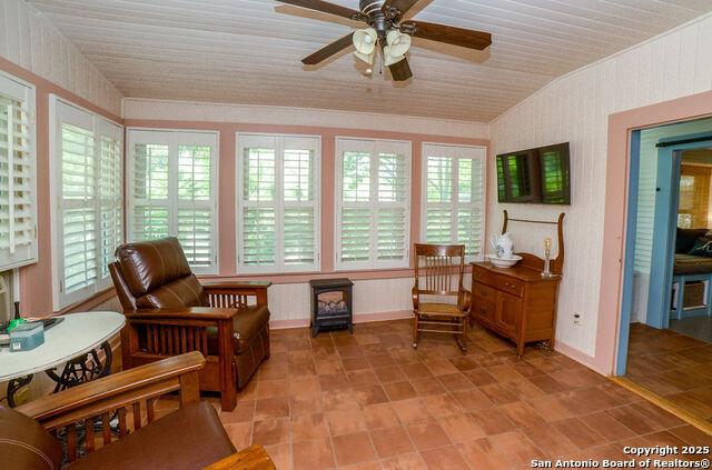 Listing photo id 27 for 1201 10th