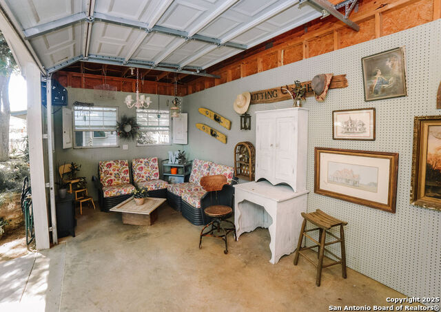 Listing photo id 37 for 1201 10th