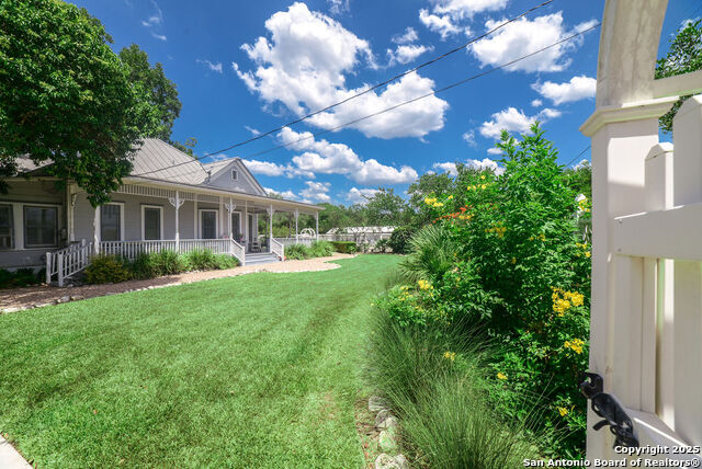 Listing photo id 2 for 1201 10th