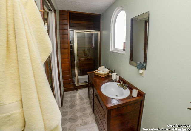 Listing photo id 44 for 1201 10th