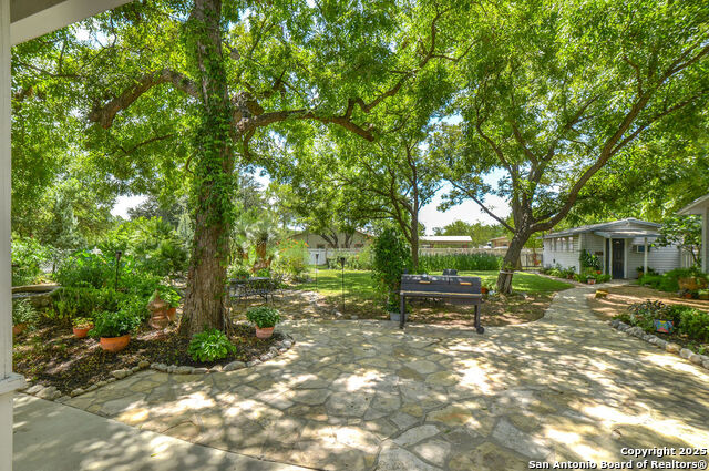 Listing photo id 51 for 1201 10th