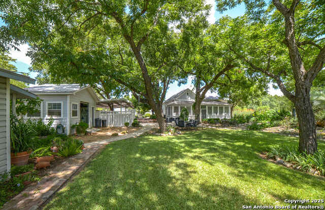 Listing photo id 54 for 1201 10th