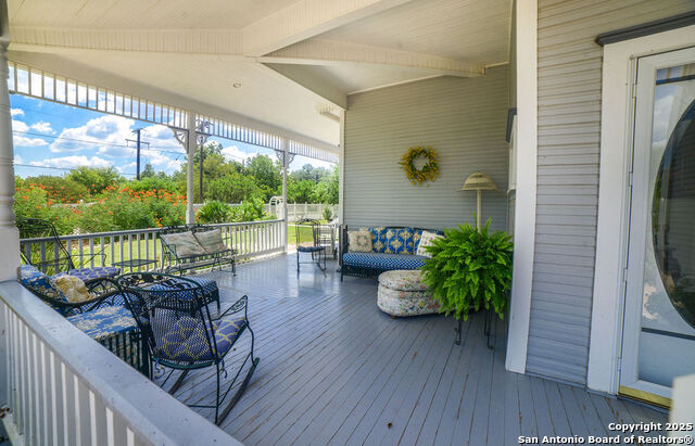 Listing photo id 57 for 1201 10th
