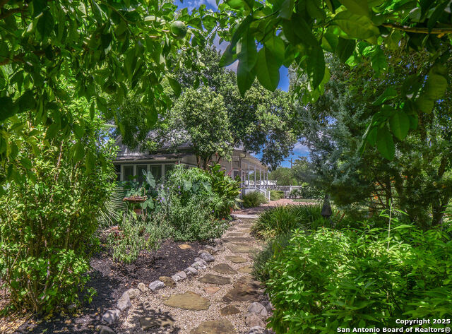 Listing photo id 59 for 1201 10th