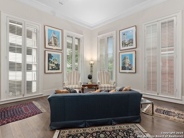 Image 10 of 39 For 211 Presa Street N 2