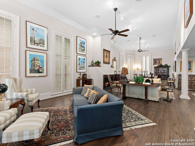 Image 11 of 39 For 211 Presa Street N 2