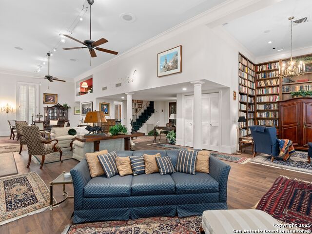 Image 13 of 39 For 211 Presa Street N 2