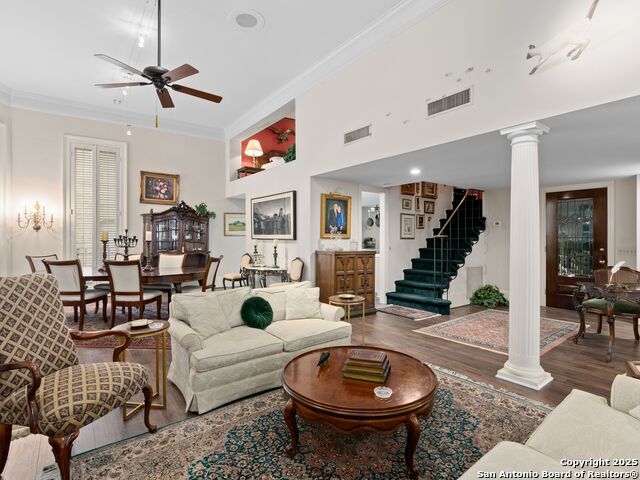 Image 15 of 39 For 211 Presa Street N 2