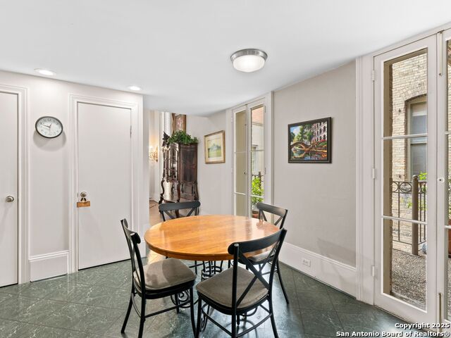 Image 21 of 39 For 211 Presa Street N 2